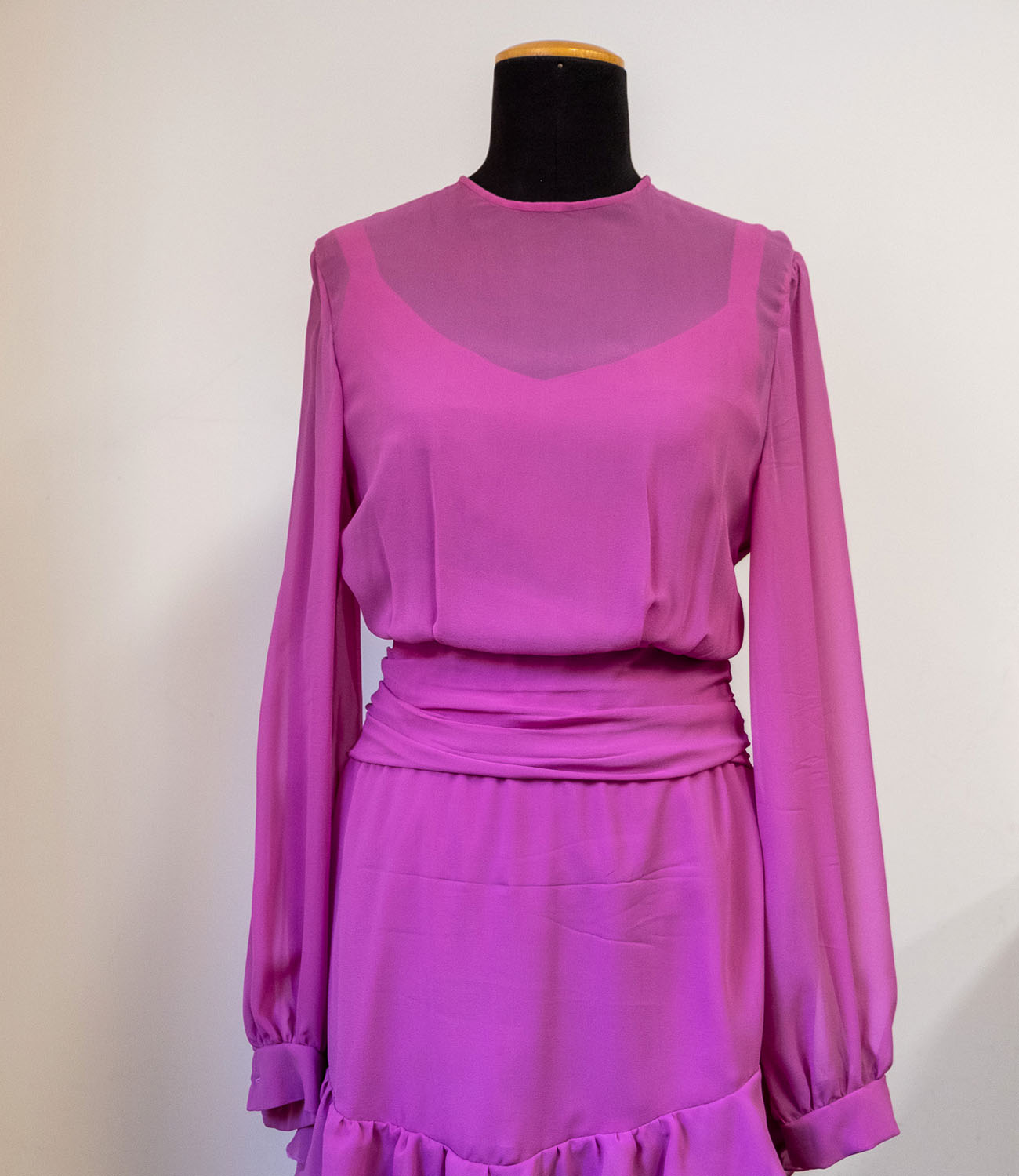 Abito rosa realizzato da una studentessa del Corso Sartoria