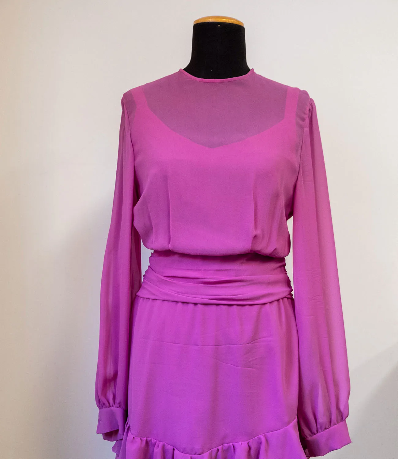 Abito rosa realizzato da una studentessa del Corso Sartoria