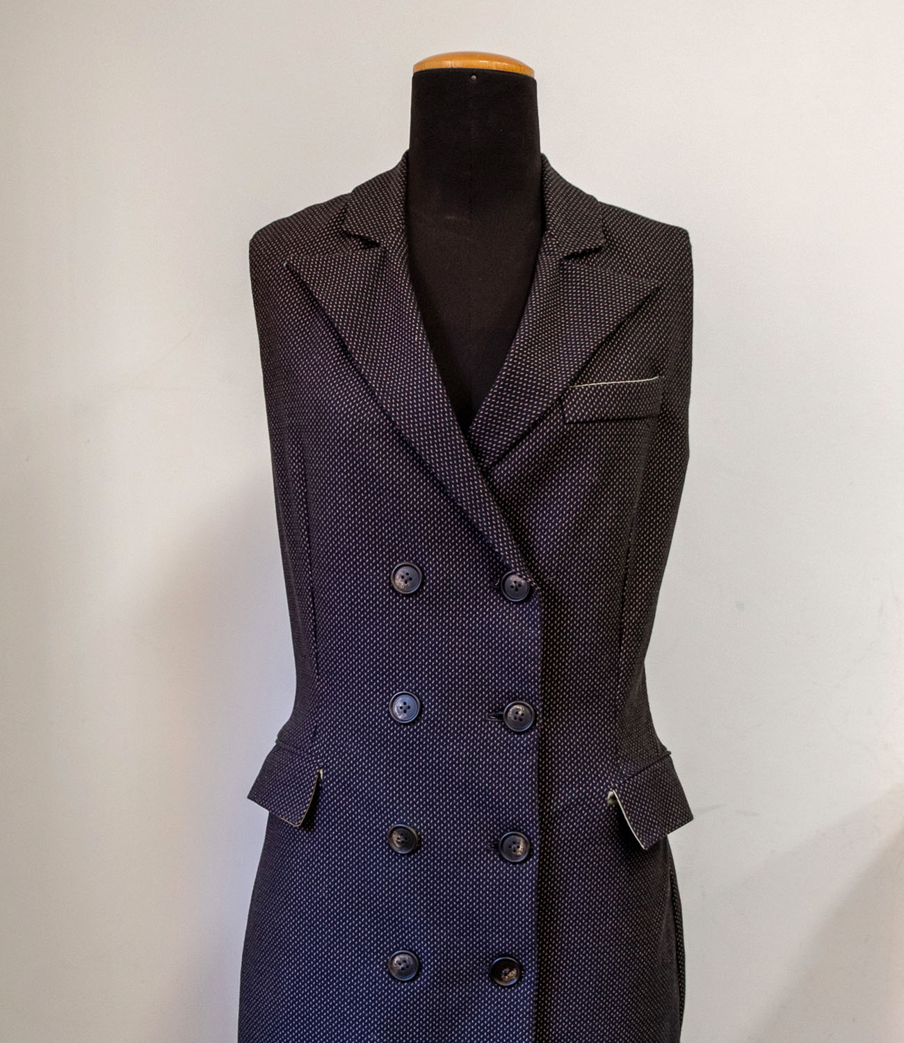 Gilet doppiopetto grigio realizzato durante il Corso Sartoria